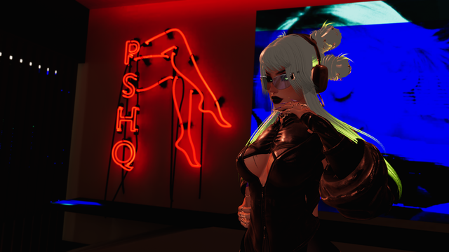 2025-05-25 - PSHQ - Condo_M: VRChat_2025-05-25_22-58-56.071_2560x1440.png